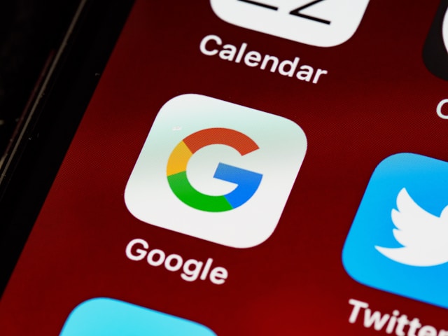 L'icona dell'app Google sullo schermo di un dispositivo mobile.
