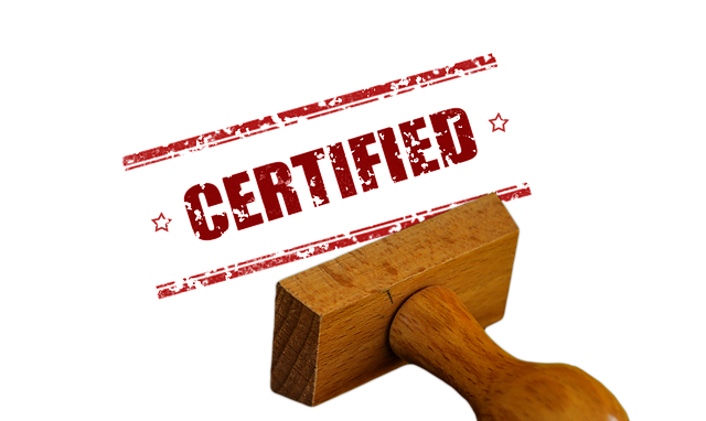 "certified"라고 표시된 인증 스탬프.
